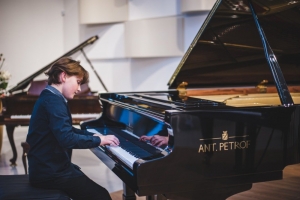 Petrof Piano Trio a hosté