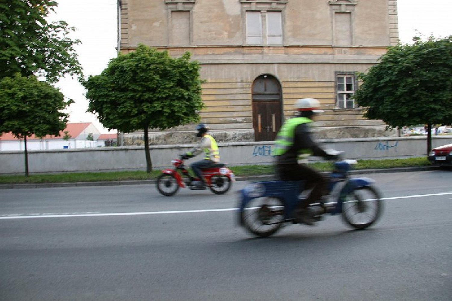 Po šesti letech opět budou Kroměříží kroužit mopedy