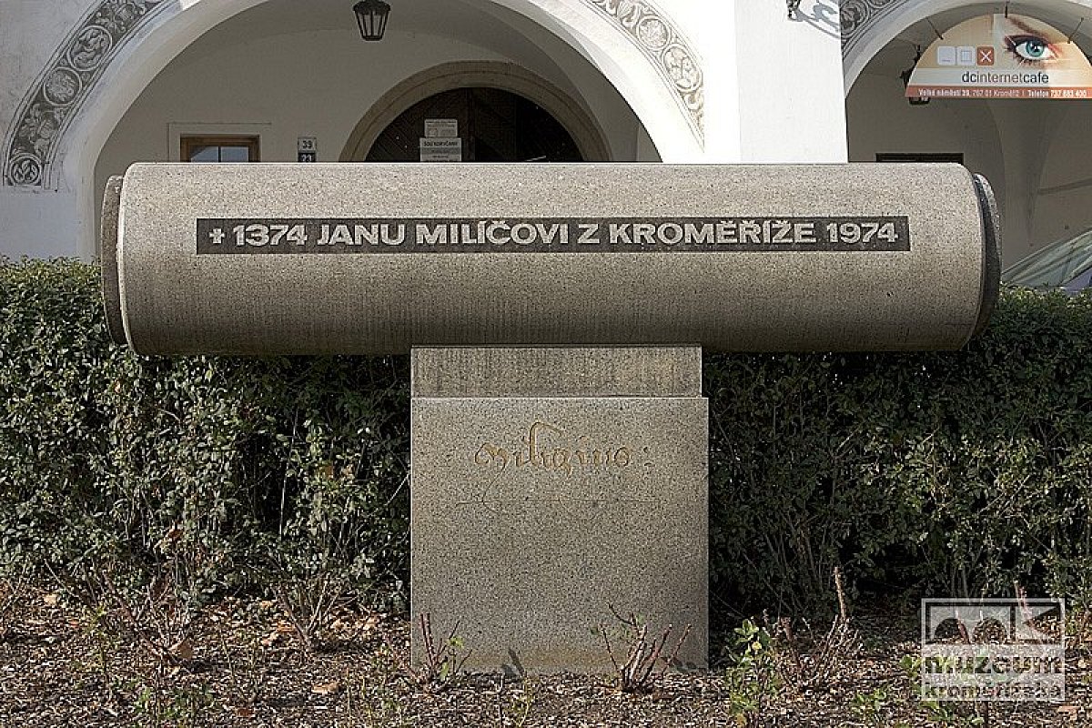 Památník Jana Milíče z Kroměříže na Velkém náměstí zbudovaný k 600. výročí jeho smrti 1974 | Zdroj: Muzeum Kroměřížska
