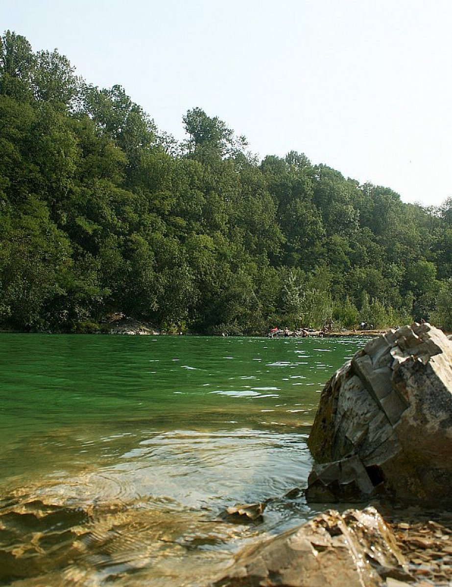 Nagez jusqu'à la rive opposée