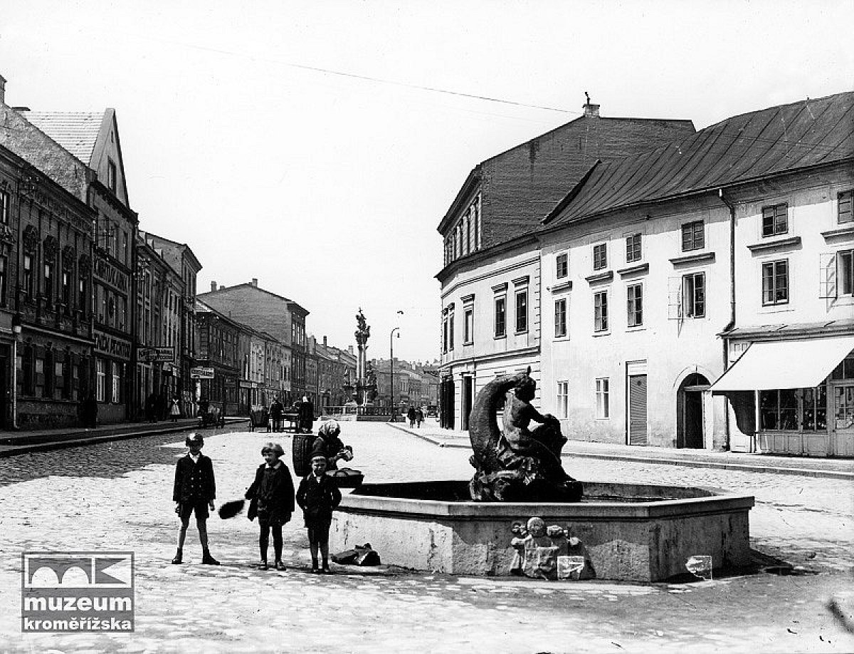 Spodní rynek, Nový rynek, Zelený trh čili Riegrovo náměstí