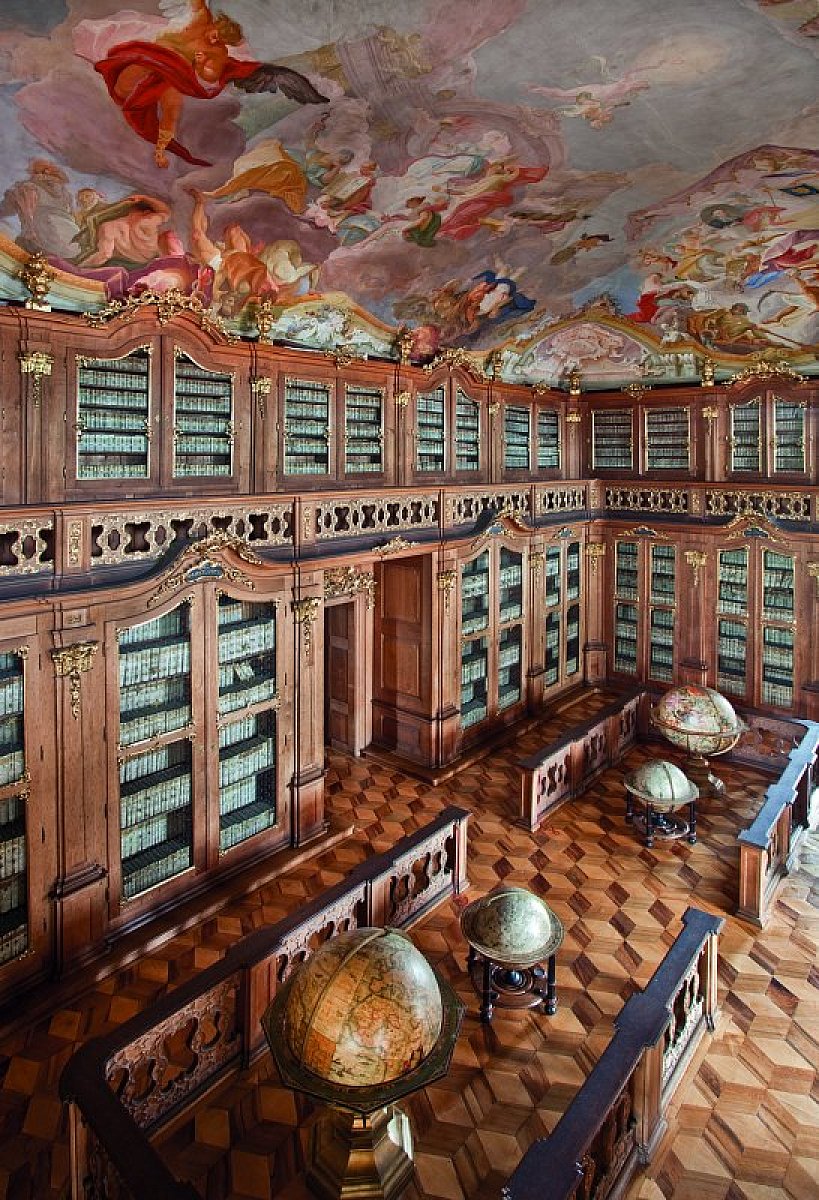 Historische Bibliothek des Schlosses in Kroměříž